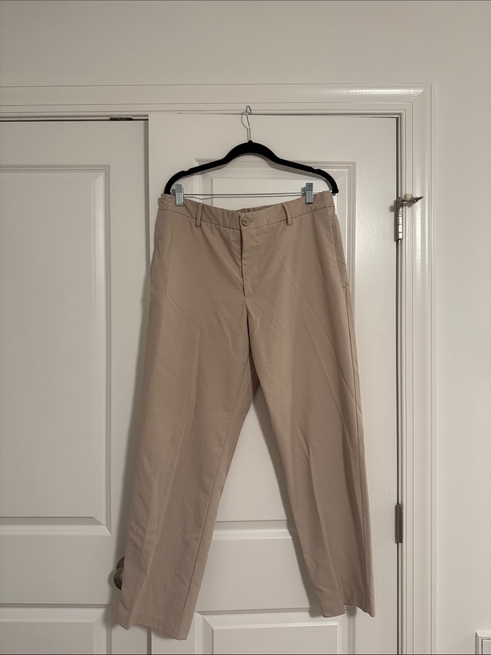 Men's Zara Straight-Fit Khaki Chinos in Light Tan